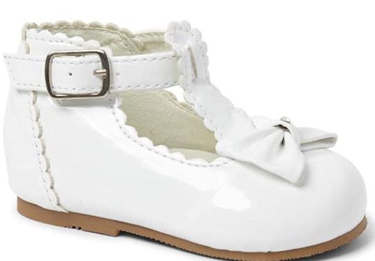 White Patent shoe with bow 